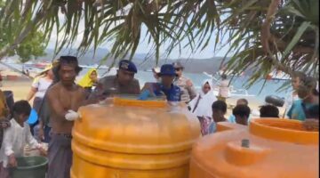 Tim Cooling System Polairud Polda NTB Sapa Masyarakat Pesisir Lobar dan Lotara